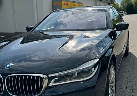 BMW 750i xDrive - 2018 - Top Zustand