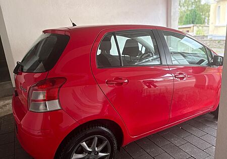 Daihatsu Charade 1,33 Dual-VVT-i Basis Basis