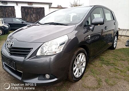 Toyota Verso 2.2l D-CAT Life Life