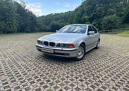 BMW 530d A E39 Garagenwagen, Reifen Neu, Turbo Neu.