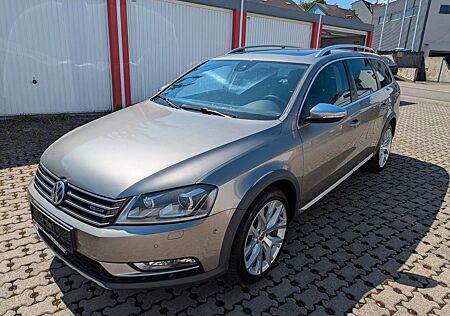 VW Passat Alltrack Volkswagen Variant BMT 4Motion DSG *Xenon*