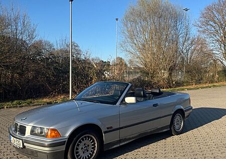 BMW 320i Cabrio E36