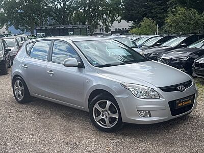 Hyundai i30 1.6 TÜV NEU*64 T/KM*Autom*Klima*5 Tür*ALU