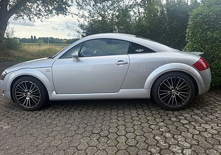 Audi TT Coupe 1.8T 132 kW -