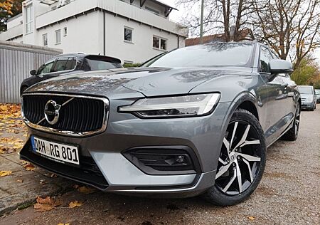 Volvo V60 D4 Geartronic Momentum Pro LEDER PANO VOLL