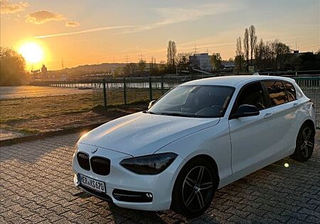 BMW 116i Sport Line F20 !!! TÜV NEU !!!