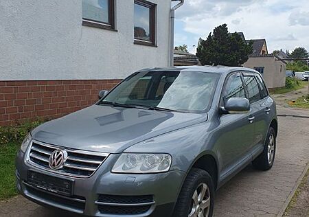 VW Touareg Volkswagen 3.2 V6 Tiptronic Standard mit LPG Anlage