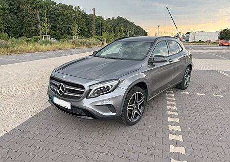 Mercedes-Benz GLA 200 AMG Line Navi AHK XENON DSG