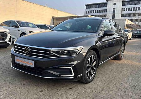 VW Passat Volkswagen Variant GTE AHK DCC PANO IQ.LIGHT STHZ 17
