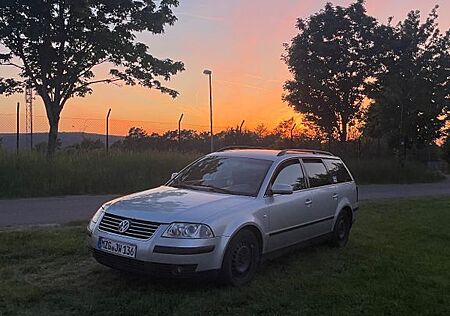 VW Passat Variant Volkswagen 1.9TDI 96kw Basis Variant Basis