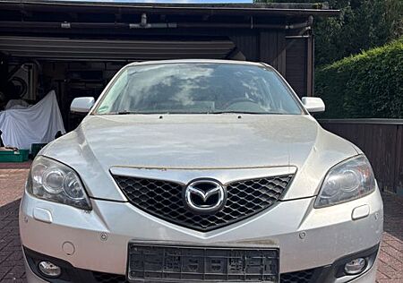 Mazda 3 2.0 läuft gut, optische Mängel