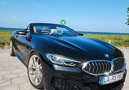 BMW M850i xDrive Cabrio - Top Ausstattung - Schwarz