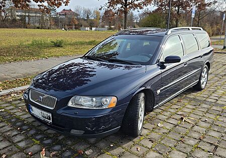 Volvo V70 2.4 D Kombi Automatik TÜV NEU - 11/27