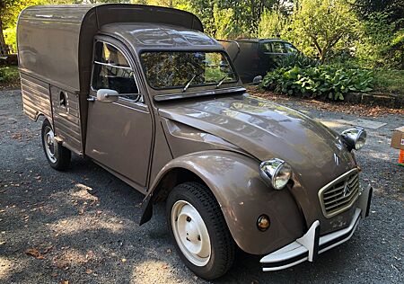 Citroën 2 CV AK400