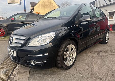 Mercedes-Benz B 180 AVANTAGARDE AUTOMATIK KLIMA NAVI MFL SHZG