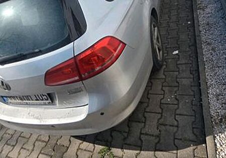 VW Passat Variant Volkswagen 2.0 TDI DPF BlueMotion Trendl...