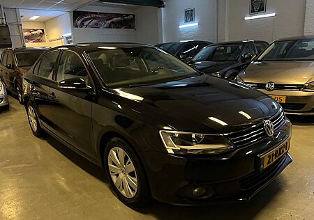 VW Jetta Volkswagen 1.2 TSI Sedan Navi Clima