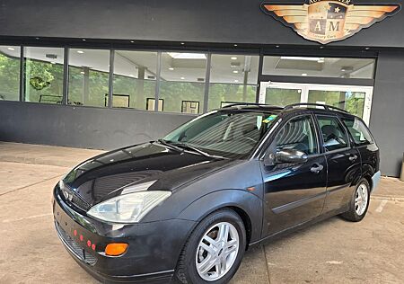 Ford Focus Turnier 1.8 Ghia LM-Felge/RADIO