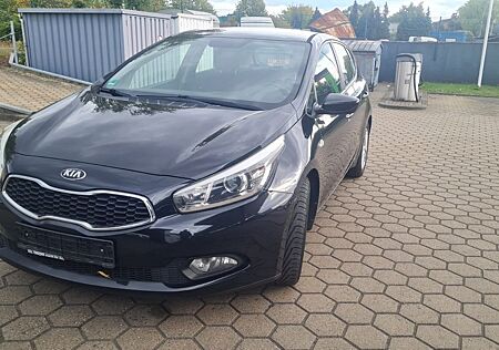 Kia ANDERE Ceed Edition 7