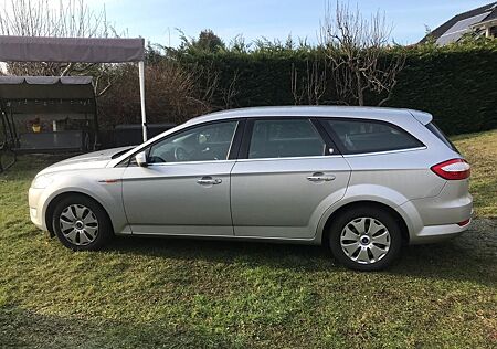 Ford Mondeo 2,0 Ghia Turnier Ghia