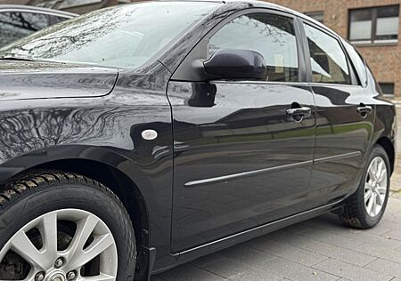 Mazda 3 schwarz top