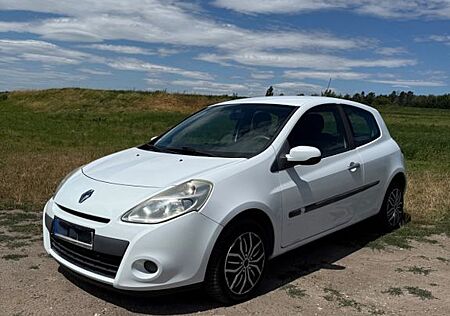 Renault Clio Expression 1.2 16V 75 Eco2 Expression