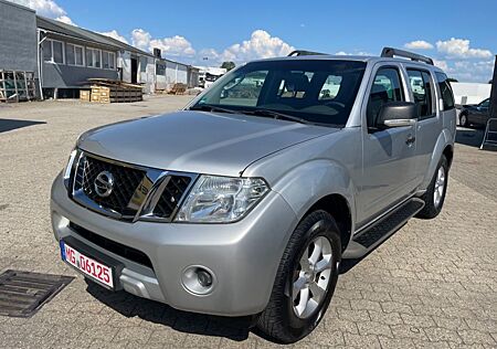 Nissan Pathfinder 2.5 dCi XE 4x4*7Sitzer*AHK*Klima*