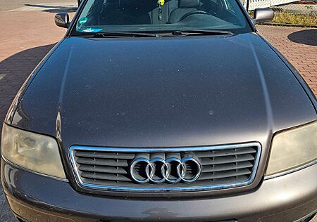 Audi A6 2.4 -