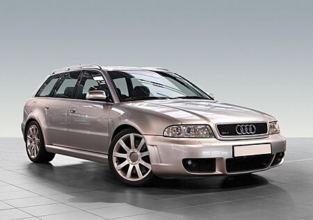 Audi RS4 2.7 quattro - original Lichtsilber/1von 100