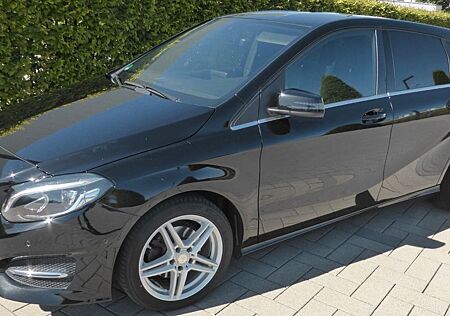 Mercedes-Benz B 220 4M Urban
