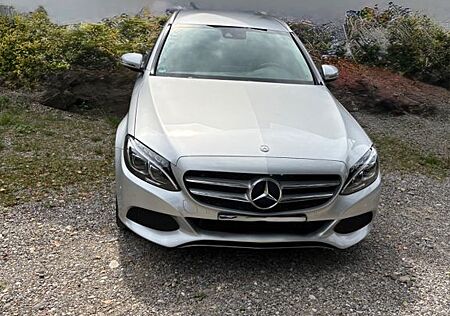 Mercedes-Benz 220 220d 4 MATIC 9 G