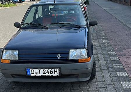 Renault R 5