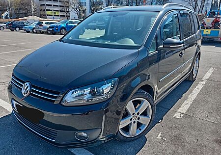 VW Touran Volkswagen 2.0 TDI 125 kW DSG Highline Highline