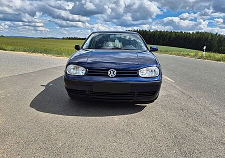 VW Golf Volkswagen 1.6 - TÜV 02/27 - Garagenauto - wenige KM