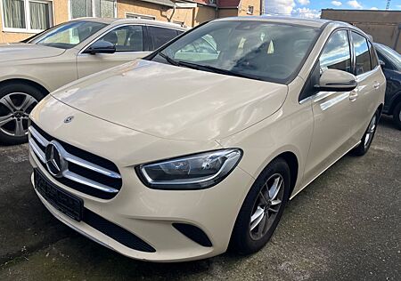 Mercedes-Benz B 180 d DCT