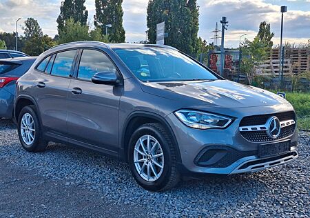 Mercedes-Benz GLA 180 GLA 180d GLA -Klasse,Autom,Virtual,Navi,RFK,SHZ