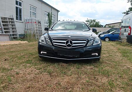 Mercedes-Benz E 220 E -Klasse Coupe CDI BlueEfficiency