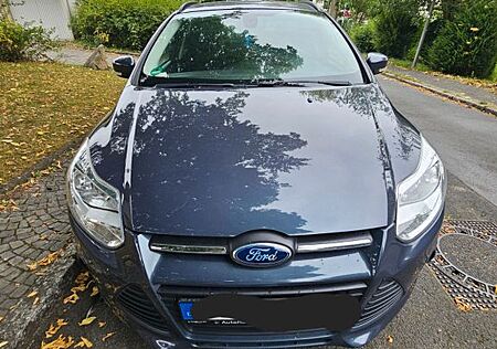 Ford Focus 1,0 EcoB. 74kW Champions Edit. Turnier...