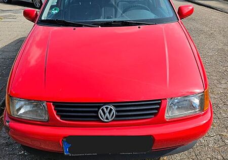 VW Polo Volkswagen 1.4 44kW Basis
