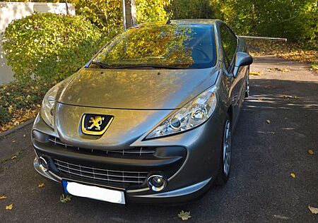 Peugeot 207 CC Motor revidiert, Viele Neuteile