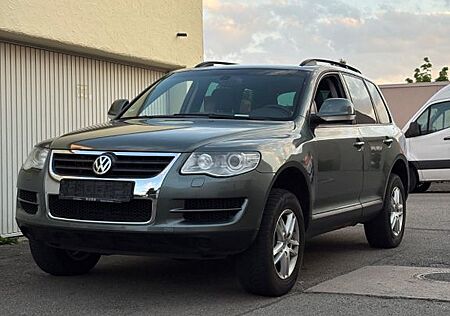 VW Touareg Volkswagen 3.0 V6 TDI 2 Hand/ AHK 3.5t bj 12.2009