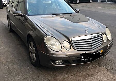 Mercedes-Benz E 280 CDI T Elegance Leder Navi TÜV 05/2027