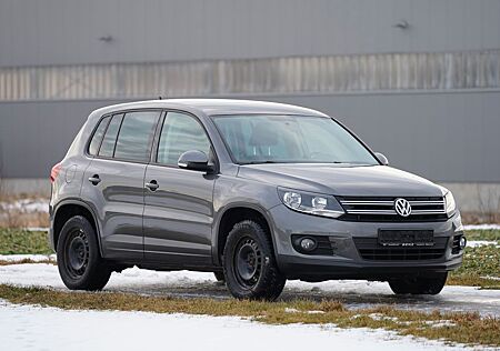 VW Tiguan Volkswagen 2.0 TSI 4Motion /1. Hand/AHK/PDC/8-Fach