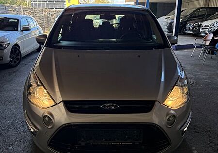 Ford S-Max Titanium
