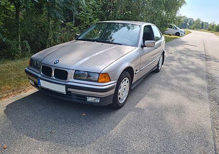 BMW 316i Compact -