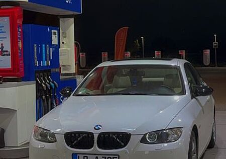 BMW 325i - e92