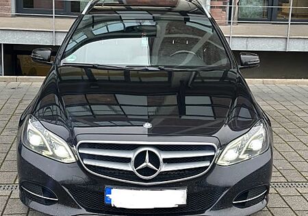 Mercedes-Benz E 220 T AVANTGARDE