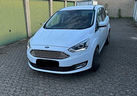 Ford Grand C-Max 2,0TDCi 110kW PowerShift Titaniu...