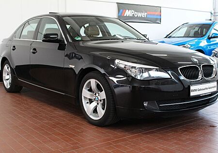 BMW 520d /LEDER/XENON/NAVI/Glasdach