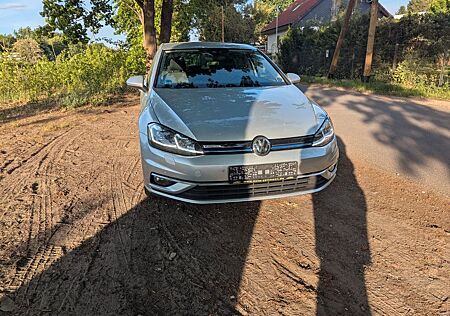 VW Golf Volkswagen 1.5 TGI BlueMotion DSG Highline Vollausstat